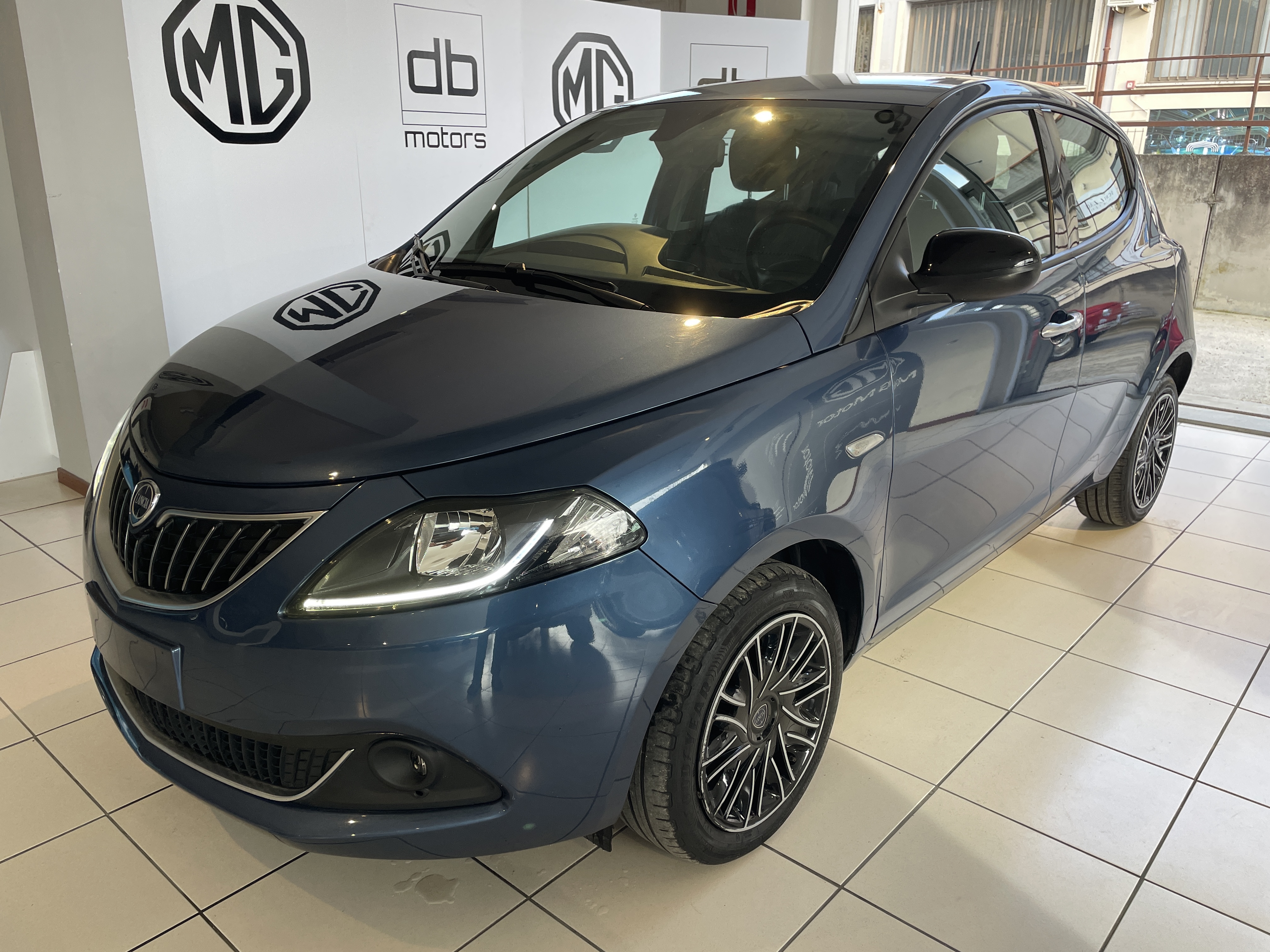 Ypsilon